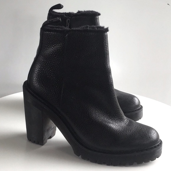 Dr. Martens Magdalena black heeled ankle boots pebbled - Picture 1 of 16